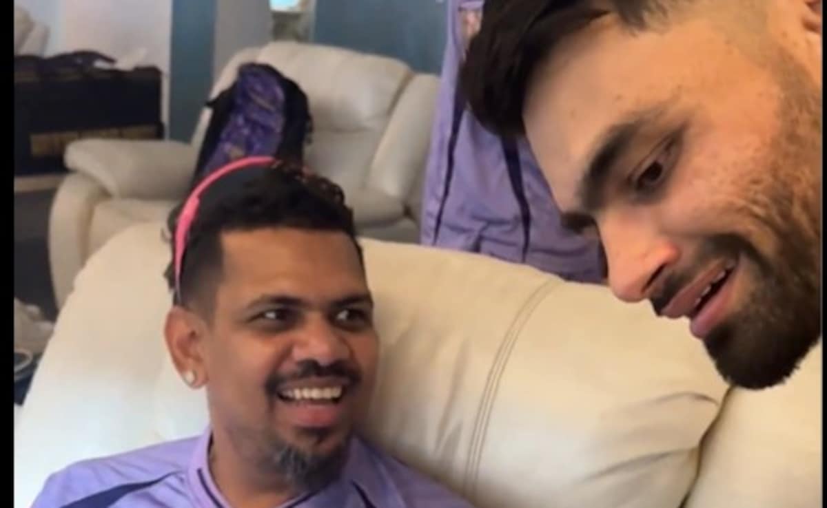 "<i>Bhaiya Nahi</i> Brother": Sunil Narines Video Call With Rinku Singhs Family Leaves Fans In Splits