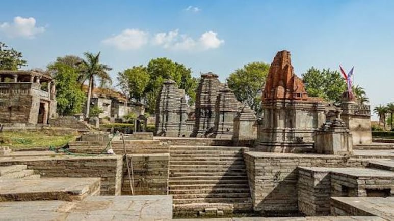 मलेरिया रोकने वाली मछलियां और 900 साल पुराने मंदिर, बांसवाड़ा का अरथूना एक अनोखी विरासत