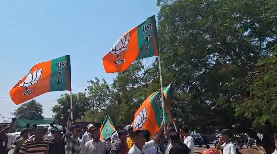 गुजरात निकाय रिजल्ट LIVE: बड़ी जीत की ओर बीजेपी, 15 में से 10 निगमों में बंपर बढ़त, 5 में बहुमत की ओर