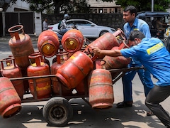 LPG की अफवाहों पर केंद्र की सख्ती... राज्यों को प्रेस ब्रीफिंग का निर्देश, पैनिक बाइंग पर सरकार चिंतित
