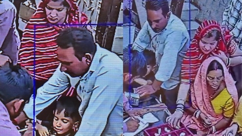 पति के साथ पहुंची पत्नी ने सराफा दुकान से चुराया सोने का टॉप्स, पुलिस से बोला- पत्नी मानसिक रूप से बीमार है