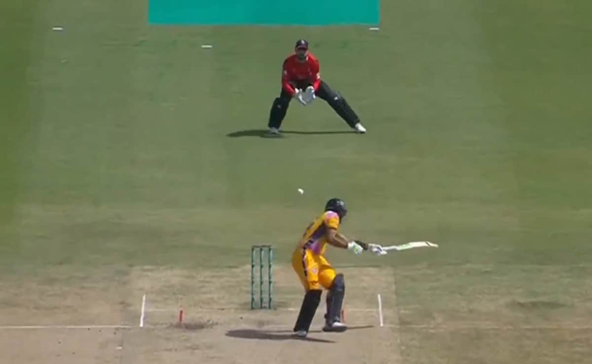 Babar Azam Gets Hit By Nasty Bouncer From Ubaid Shah In Pakistan Super League, Sits Down On Ground. Watch