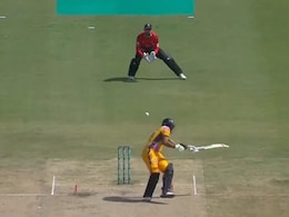 Babar Azam Gets Hit By Nasty Bouncer From Ubaid Shah In Pakistan Super League, Sits Down On Ground. Watch