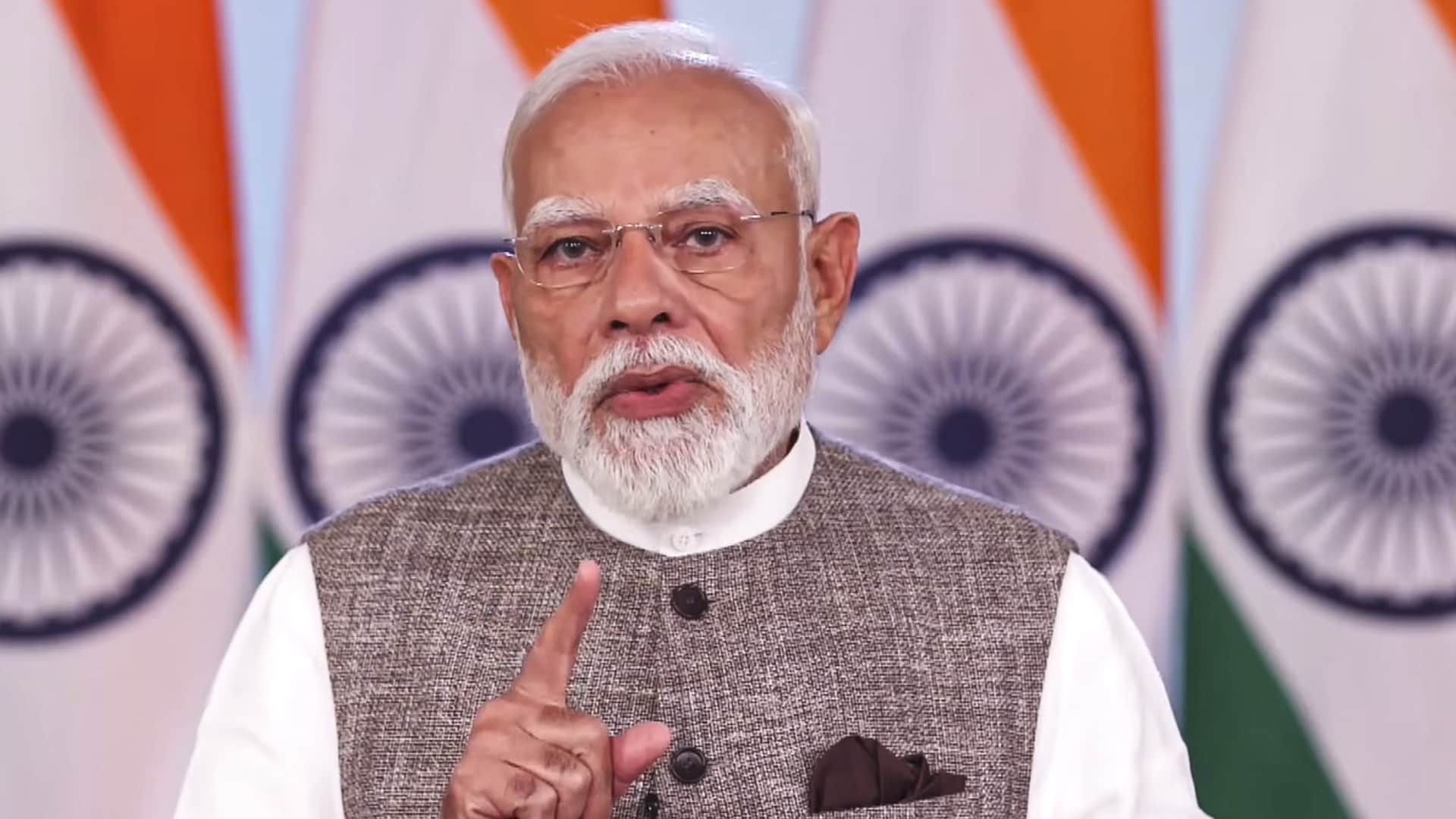 PM Modi Slams Congress & Allies: 'Family Parties Blocking Women's Progress'