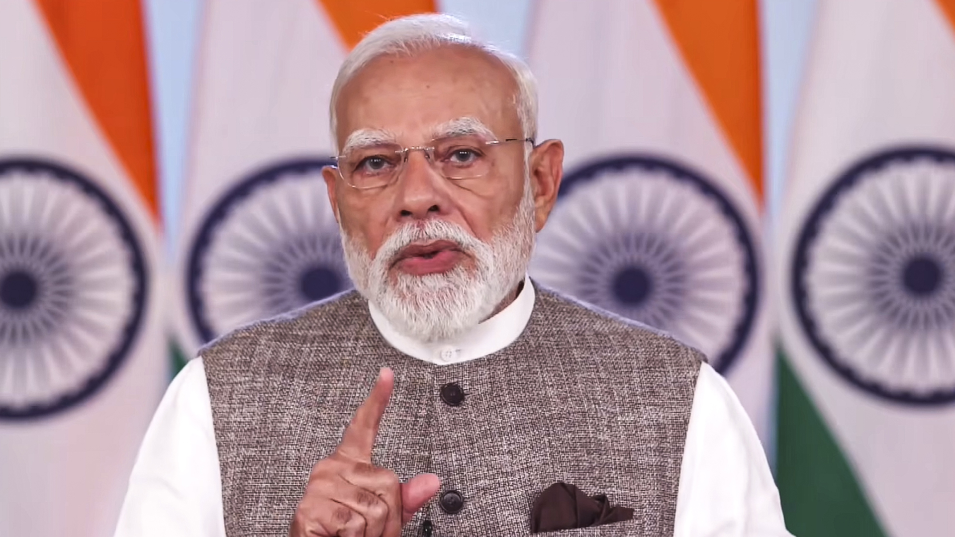 PM Modi Slams Congress & Allies: 'Family Parties Blocking Women's Progress'