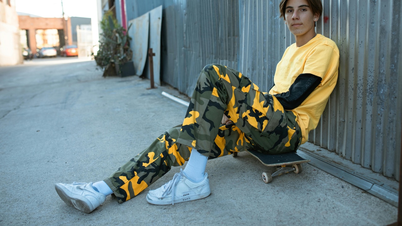 Cargo Pants Styling Guide: How To Wear Them And Still Look Chic