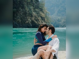 Janhvi Kapoor Teases Varun Dhawan On New Film Still With Pooja Hegde: 'But Why Are You Screaming In Caption?'