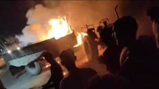 बागपत: पुराल से भरी ट्राली में लगी आग, लपटे देख मची अफरा तफरी, हाइवे पर लगा कई KM तक जाम; लाखों का नुकसान