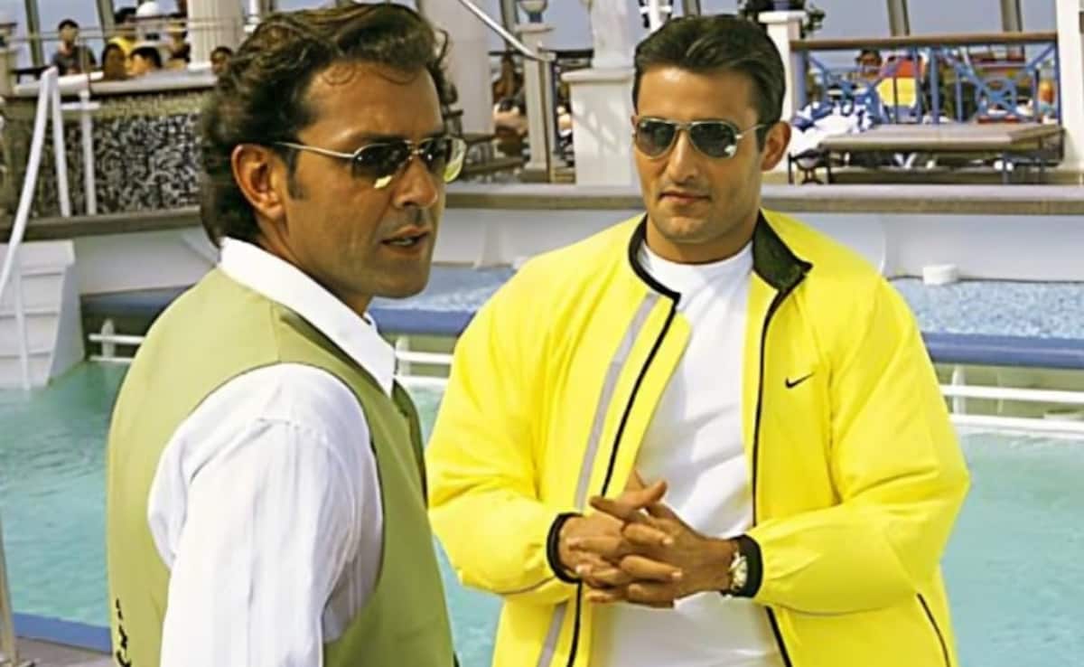 जब पर्दे पर विनोद खन्ना के बेटे से भिड़े थे बॉबी देओल, ऐसे रखी पापा धर्मेंद्र की लाज, 15 करोड़ की फिल्म ने कमा डाले थे 29 करोड़