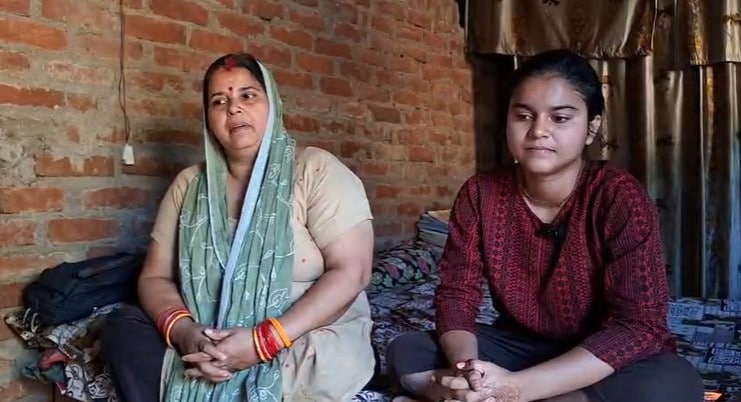 Inspiring Journey: How Mansi Ganga Overcame Social Mockery to Secure Top Rank in Mainpuri