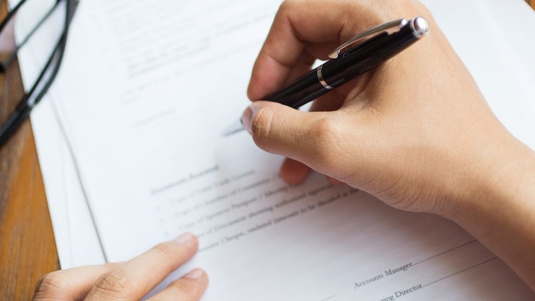 एफिडेविट और नोटरी में क्या अंतर होता है? जानिए कब क्या जरूरी है, नहीं तो फंस सकता है काम