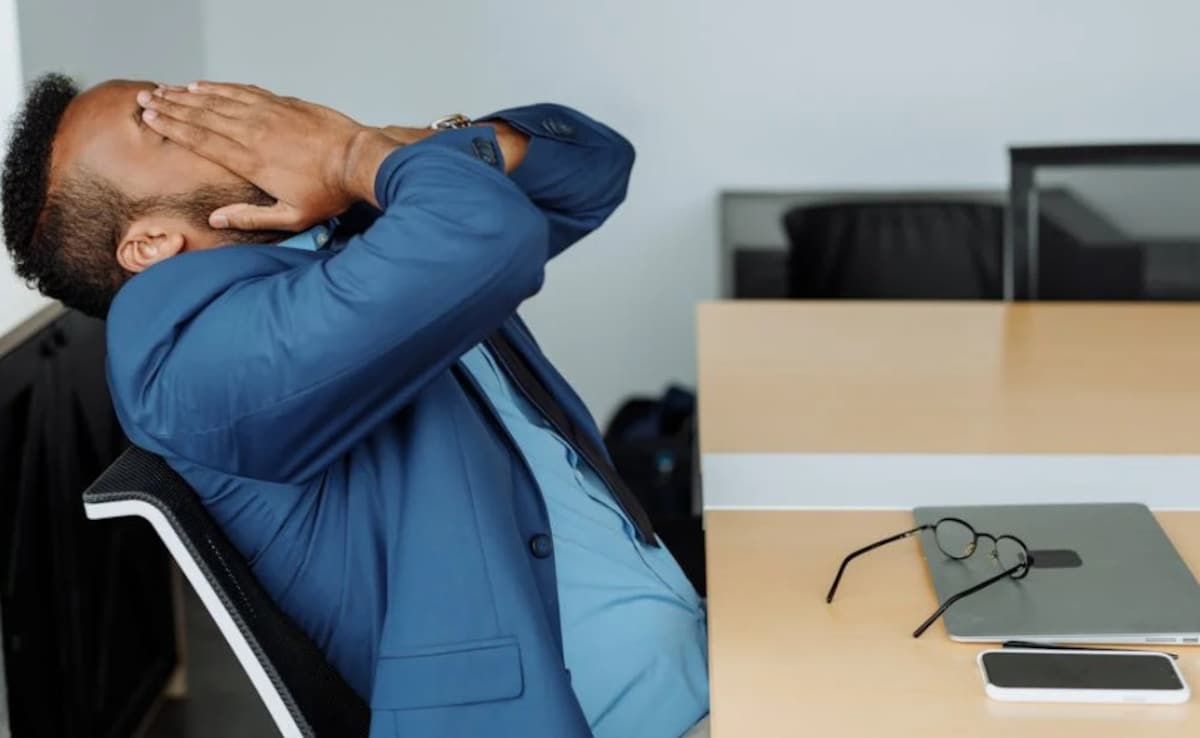 "No AC, No Windows": Employee's Angry Rant On Harsh Office Conditions Sparks Outrage