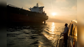 Iran's Unused Oil Storage Shrinks to 22 Days or Less, Kpler Says