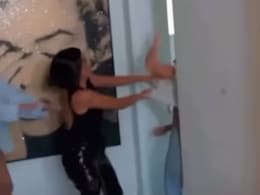 VIDEO: 2000 करोड़ की मालकिन बहनों में हुई थप्पड़ बाजी, लगाया ऐसा चांटा दीवार पर छपा मेकअप