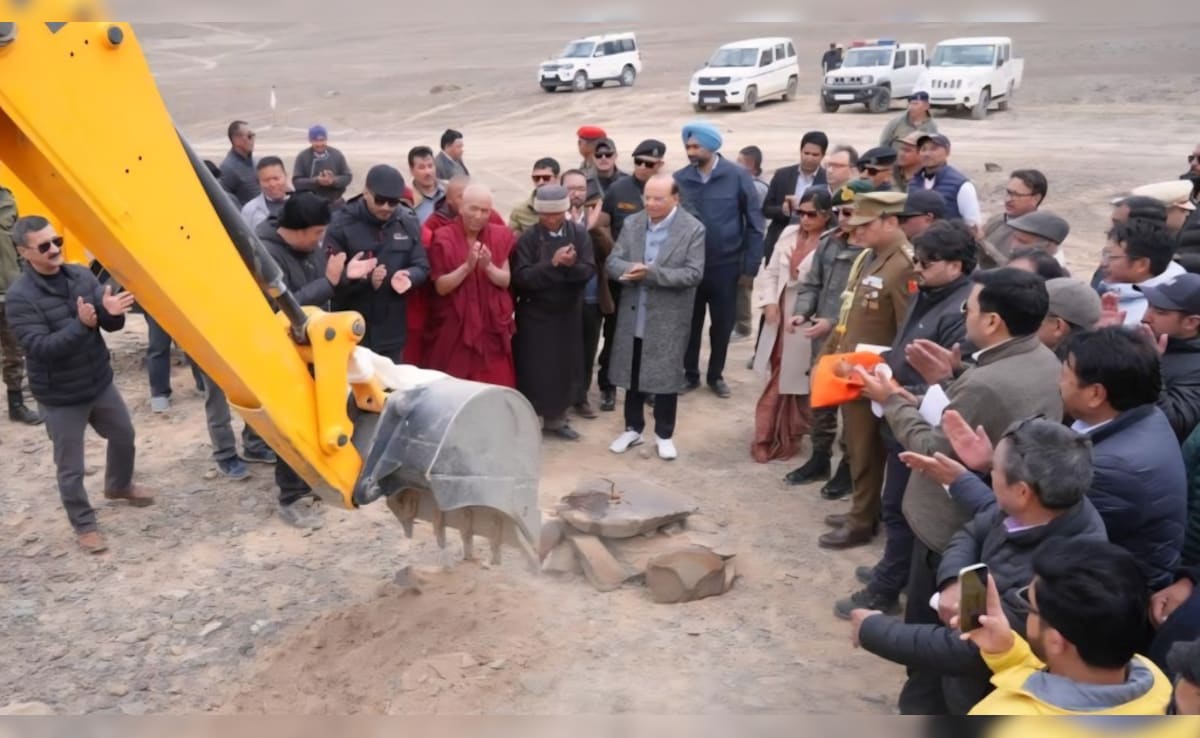 लद्दाख का ‘हिम सरोवर’ प्लान: पिघलती बर्फ को सहेजकर जल संकट से निपटने की कोशिश