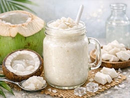 Tender Coconut Malai Smoothie: गर्मी में तुरंत ठंडक और एनर्जी देगा टेंडर नारियल मलाई स्मूदी, जानिए बनाने की आसान रेसिपी