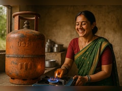 LPG संकट के बीच मिसाल बना चंदौली का यह गांव, तगड़ा जुगाड़ लगाकर 125 घरों के जले रहे हैं चूल्हे