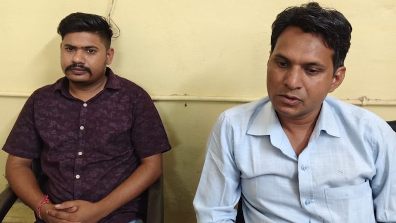 ACB Action: नगर पालिका का सहायक कर्मचारी और दलाल हुए ट्रैप, 50000 रुपये रिश्वत लेते रंगे हाथ गिरफ्तार