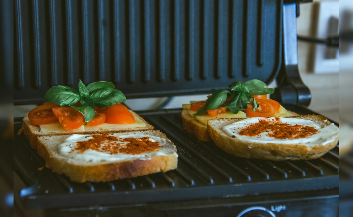 Sandwich Maker Dishes: सैंडविच मेकर में सिर्फ सैंडविच ही नहीं, बना सकते हैं ये 5 डिश भी, बता रही हैं मशहूर शेफ पंकज भदौरिया