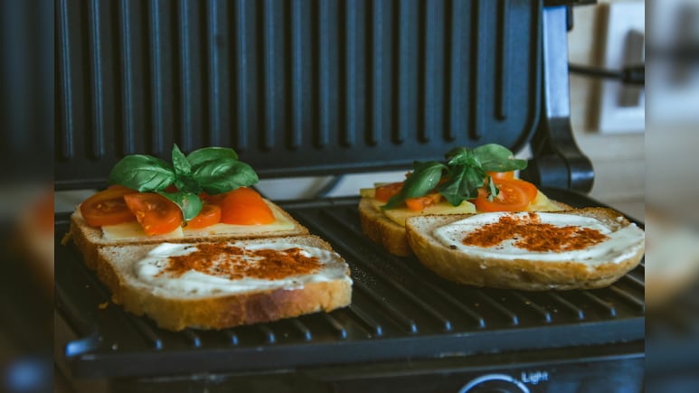 Sandwich Maker Dishes: सैंडविच मेकर में सिर्फ सैंडविच ही नहीं, बना सकते हैं ये 5 डिश भी, बता रही हैं मशहूर शेफ पंकज भदौरिया