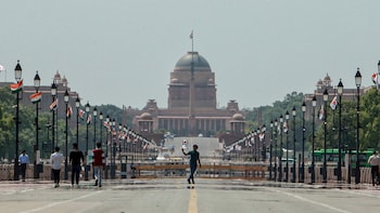 Heatwave In Delhi: Schools Told To Suspend Outdoor Activities; 'Water Bell' System Made Mandatory