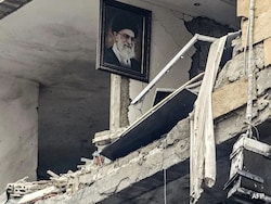 US To Give Iran $300 Billion "Reconstruction Fund"? What JD Vance Said