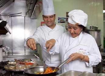 https://food.ndtv.com/news/bharta-to-muscat-gosht-the-stories-behind-asha-bhosles-favourite-foods-11350179