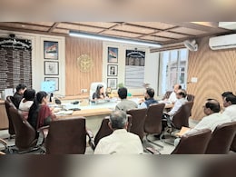 5 साल तक नहीं बदलेगा ड्रेस, फीस भी नहीं बढ़ेगी... नोएडा DM ने स्कूलों को दिए सख्त निर्देश