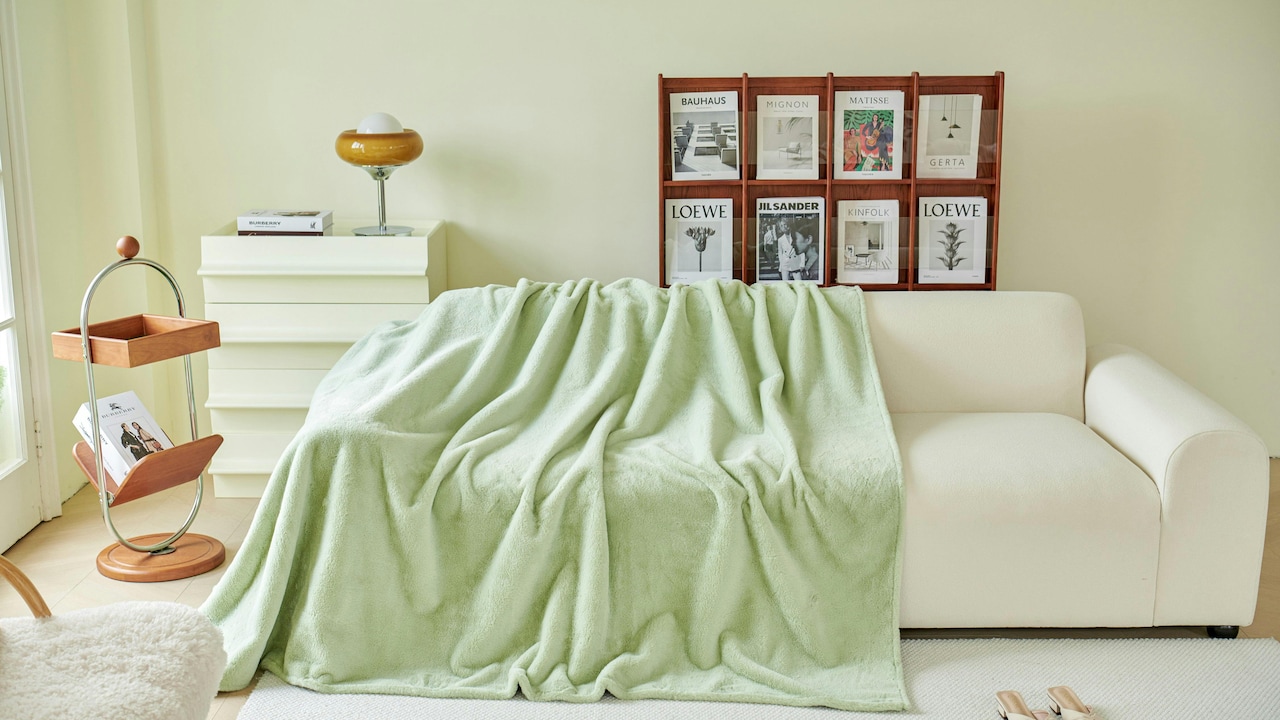 Blankets That Work In AC Rooms Without Feeling Heavy