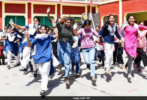 UP Board 10th 12th Result 2026 LIVE:  यूपी बोर्ड 10वीं और 12वीं रिजल्ट कब होगा जारी? इस लिंक पर कर सकेंगे चेक