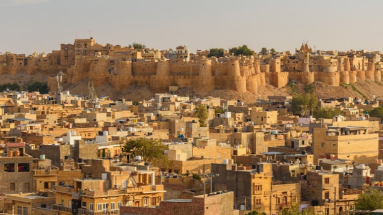 Rajasthan Weather: अप्रैल में सर्दी की वापसी! राजस्थान में तापमान 12.9 डिग्री तक पहुंचा, 15 जिलों में पारा 20 डिग्री से कम