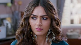 मृणाल ठाकुर ने निभाया 24 साल बड़े एक्टर की पत्नी का रोल, फिल्म से टूट गया था भरोसा, बोलीं- मुझे पता नहीं था...