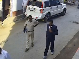 झारखंड में 'स्&zwj;पेशल-26' की तर्ज पर सुनार से 25 लाख की लूट, सूट-बूट और पुल&zwj;िस की वर्दी में पहुंचे लुटेरे