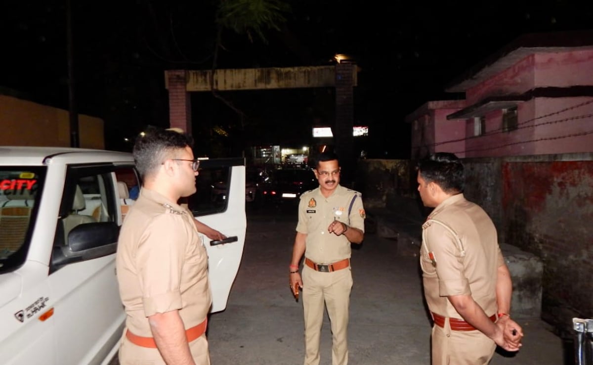 जमीन विवाद बना खूनी संघर्ष : मुरादाबाद में भाई की पीट‑पीटकर हत्या; पत्नी और सास गंभीर घायल