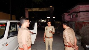 जमीन विवाद बना खूनी संघर्ष : मुरादाबाद में भाई की पीट‑पीटकर हत्या; पत्नी और सास गंभीर घायल