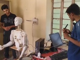 राजस्थान: 9वीं और 11वीं के 2 छात्रों ने बनाया रक्षक 01 रोबोट, मानव जैसी आखें, विजन सिस्टम