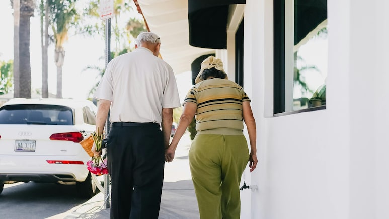 Woman Brings Dead Husband Back By Creating His Hologram For Funeral Ceremony