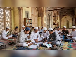 मदरसों में कौन सा सिलेबस पढ़ाया जाता है? जिसे बदलने जा रही है उत्तराखंड की धामी सरकार