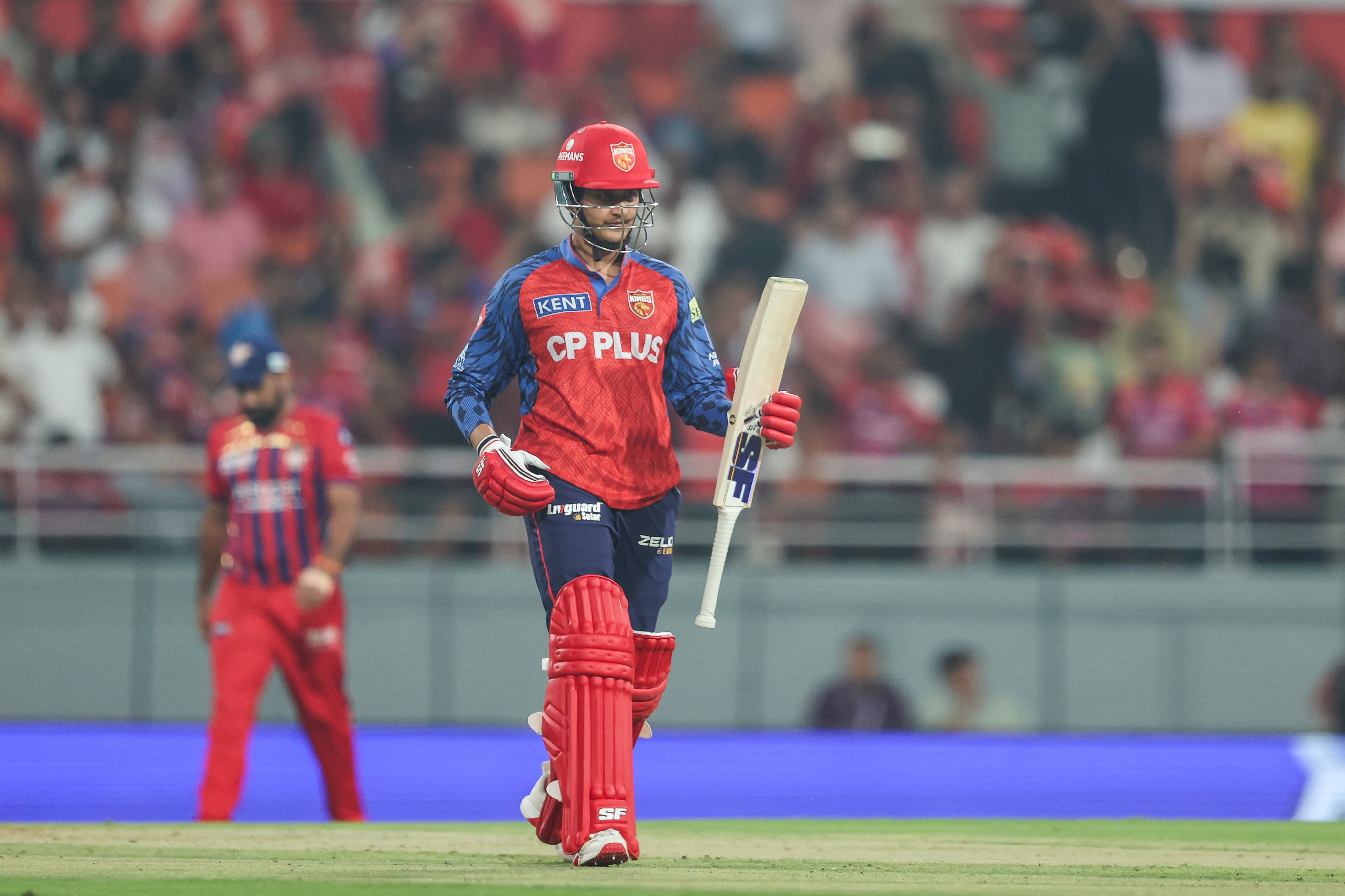 9 छक्के, 4 चौके, 37 गेंद में 93 रन, बल्लेबाज है या तूफान का दूसरा नाम, कौन हैं प्रियांश आर्य?