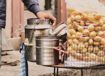 Can Eating Panipuri In Summer Be Fatal? Doctor Explains Jharkhand Death