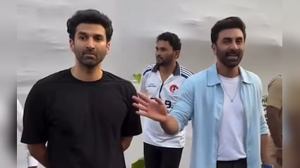 Ranbir Kapoor Refuses To Pose With Aditya Roy, And His Reason Is Too Funny