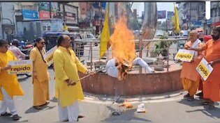 हरिद्वार में नॉनवेज डिलीवरी विवाद: संतों का विरोध तेज, रैपिडो का पुतला फूंका