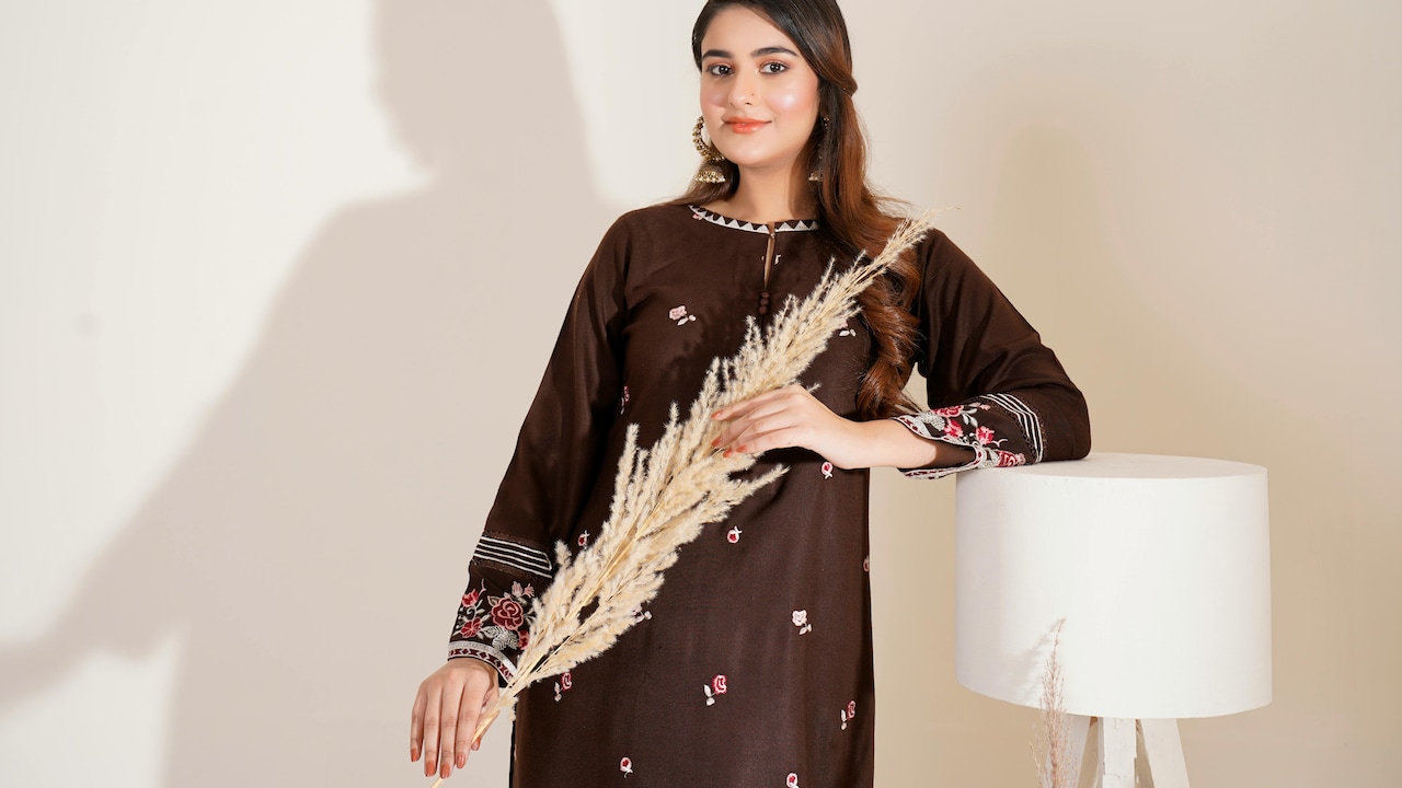 Cotton Kurta Necklines Often Sag Too Soon: What Actually Prevents It Cotton Kurta Necklines Often Sag Too Soon: What Actually Prevents It