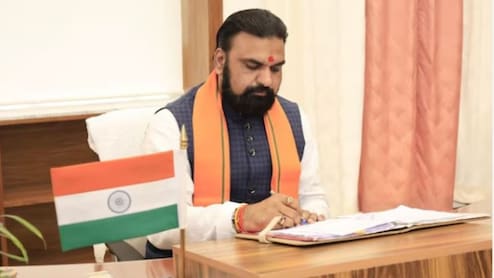 नीतीश के चहेते अधिकारियों की CMO से छुट्टी, सम्राट चौधरी बना रहे अपनी टीम