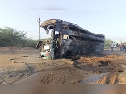 गुजरात के राजकोट-चोटिला हाईवे पर भीषण हादसा: बस और टैंकर की टक्कर के बाद लगी आग, 4 लोग जिंदा जले, 10 झुलसे