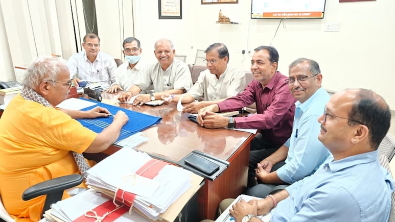 मदन दिलावर के खिलाफ प्रदर्शन करने पर कई शिक्षकों पर FIR, छुट्टी को लेकर निकाला था विरोध मार्च