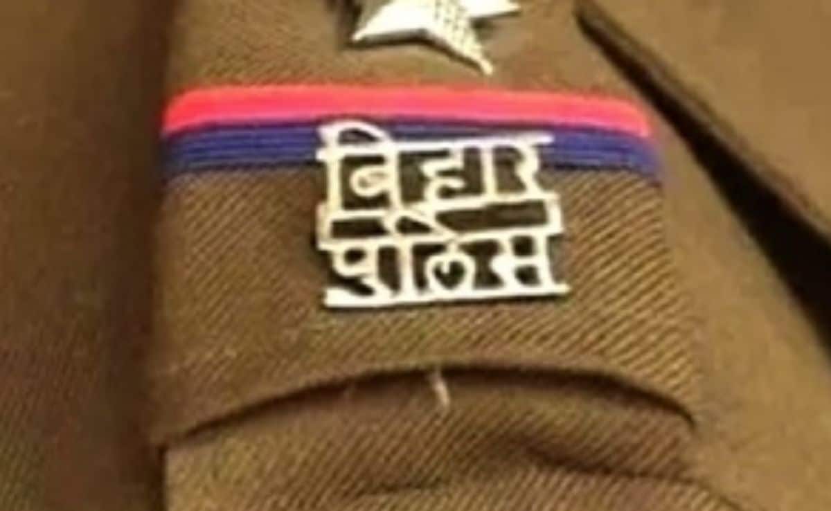 बिहार पुलिस महकमे में बड़ा फेरबदल, देर रात 54 DSP स्तर के अधिकारियों का तबादला
