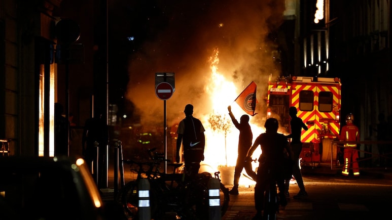 The Night Paris Plunged Into Chaos: Riots, Death, Mayhem Grip City Streets