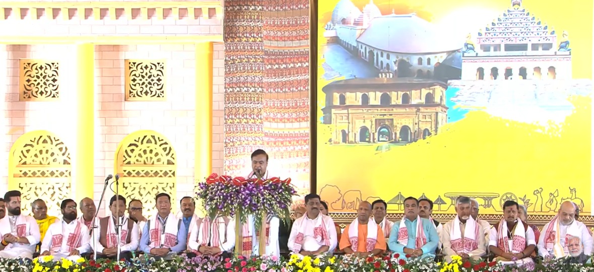 Assam CM Oath Ceremony LIVE:  हिमंता बिस्वा सरमा ने असमिया भाषा में ली असम के मुख्यमंत्री पद की शपथ