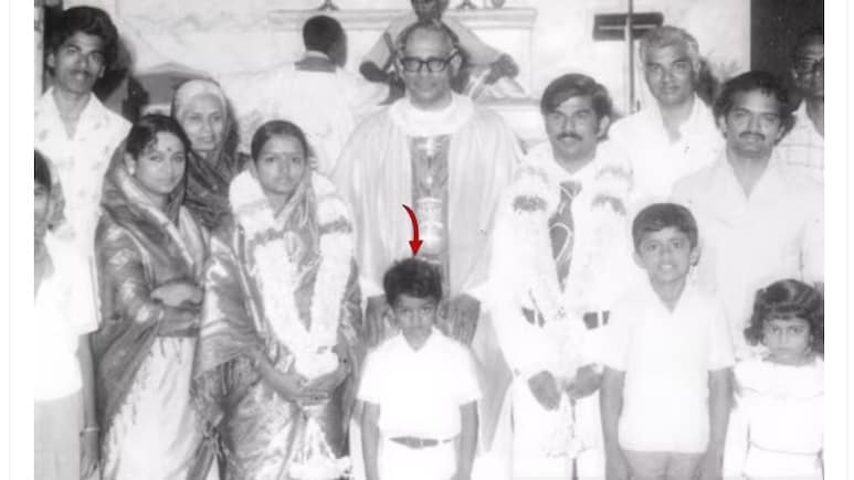 तमिलनाडु में जीत के बाद वायरल हुई Thalapathy Vijay की फोटो, पापा-मम्मी की शादी की थी अटेंड, बचपन की फोटो वायरल